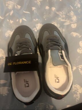 De Florance Women's Gray Lace-Up Sneakers